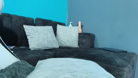 Your Queen Esthefi online show from 10.28.25