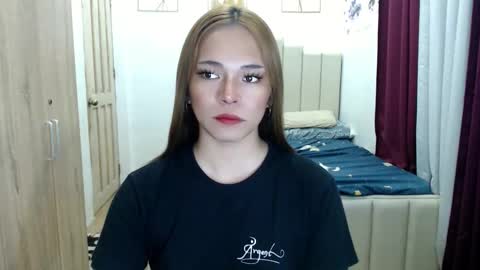 Snapshot of queen_heart0 chatting on 01.18.26 shawny online show from 01.18.26