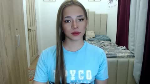 Snapshot of queen_heart0 chatting on 02.11.26 shawny online show from 02.11.26