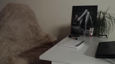 Jules. This is my new account online show from 03.10.25