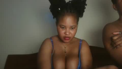 Snapshot of queen_kikih chatting on 04.21.26 Queen kikih online show from 04.21.26