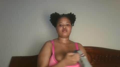 Snapshot of queen_kikih chatting on 04.25.26 Queen kikih online show from 04.25.26