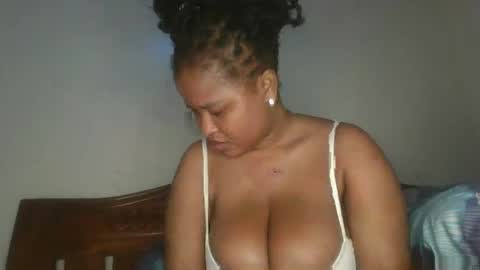 Snapshot of queen_kikih chatting on 04.28.26 Queen kikih online show from 04.28.26