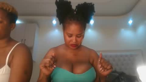Snapshot of queen_kikih chatting on 04.28.26 Queen kikih online show from 04.28.26