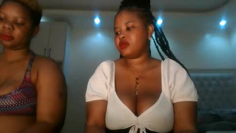 Snapshot of queen_kikih chatting on 05.14.26 Queen kikih online show from 05.14.26