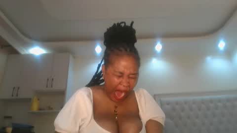 Snapshot of queen_kikih chatting on 05.16.26 Queen kikih online show from 05.16.26