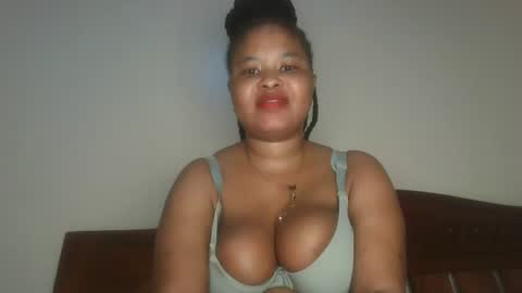 Snapshot of queen_kikih chatting on 05.17.26 Queen kikih online show from 05.17.26