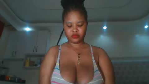 Snapshot of queen_kikih chatting on 05.24.26 Queen kikih online show from 05.24.26