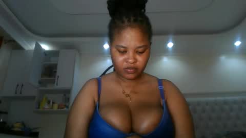 Snapshot of queen_kikih chatting on 05.27.26 Queen kikih online show from 05.27.26