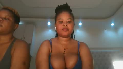 Snapshot of queen_kikih chatting on 05.29.26 Queen kikih online show from 05.29.26