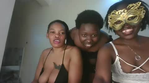 Snapshot of queen_kikih chatting on 07.16.26 Queen kikih online show from 07.16.26