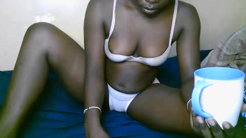 queen_latasha online show from 12.01.25