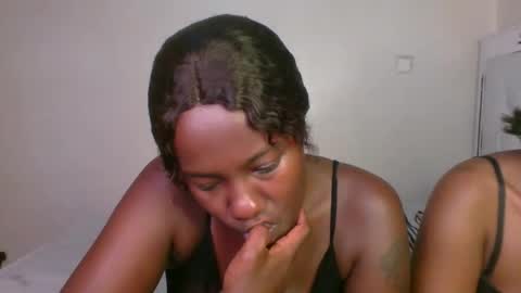 queen_mira online show from 09.11.25