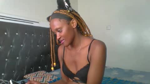 queen_mira online show from 09.14.25