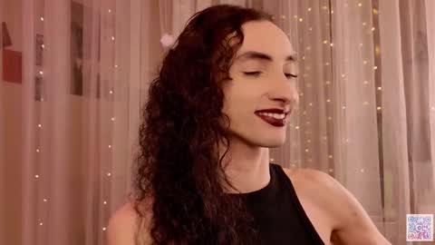 Snapshot of queen_of_tease chatting on 11.18.25 queen_of_tease online show from 11.18.25