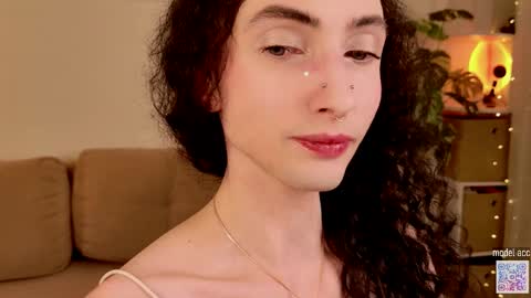 Snapshot of queen_of_tease chatting on 02.01.26 queen_of_tease online show from 02.01.26