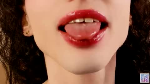 Snapshot of queen_of_tease chatting on 02.12.26 queen_of_tease online show from 02.12.26