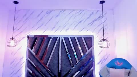 Snapshot of queen_perla_ chatting on 12.21.24 online show from 12.21.24