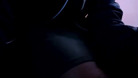 Snapshot of queen_perla_ chatting on 01.11.25 online show from 01.11.25