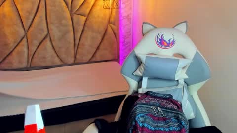 Snapshot of queen_perla_ chatting on 01.18.25 online show from 01.18.25