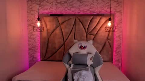 Snapshot of queen_perla_ chatting on 01.24.25 online show from 01.24.25