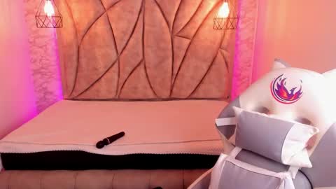 Snapshot of queen_perla_ chatting on 01.26.25 online show from 01.26.25