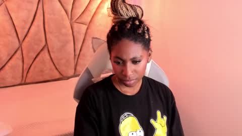 Snapshot of queen_perla_ chatting on 01.29.25 online show from 01.29.25