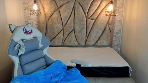 Snapshot of queen_perla_ chatting on 02.07.25 online show from 02.07.25