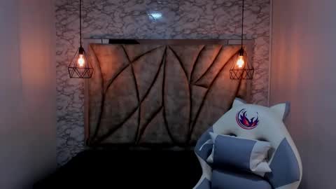 Snapshot of queen_perla_ chatting on 02.12.25 online show from 02.12.25