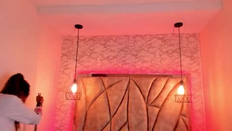 Snapshot of queen_perla_ chatting on 02.13.25 online show from 02.13.25