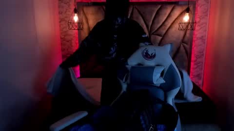 Snapshot of queen_perla_ chatting on 02.14.25 online show from 02.14.25