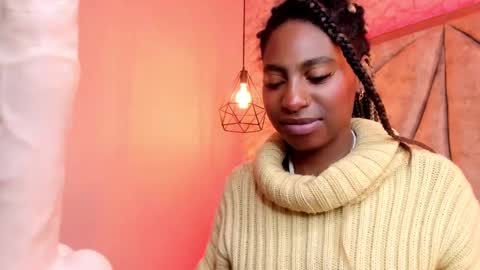 Snapshot of queen_perla_ chatting on 02.22.25 online show from 02.22.25