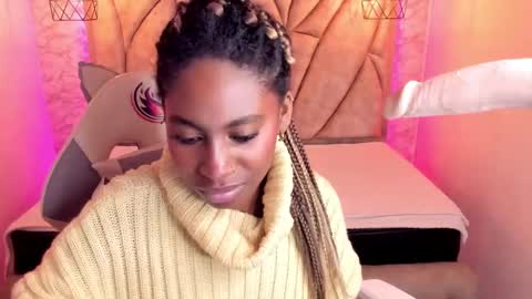 Snapshot of queen_perla_ chatting on 02.23.25 online show from 02.23.25