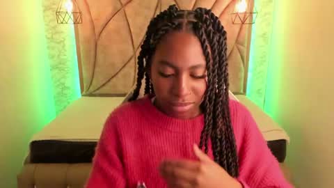 Snapshot of queen_perla_ chatting on 02.28.25 online show from 02.28.25