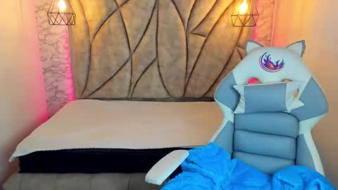 Snapshot of queen_perla_ chatting on 03.05.25 online show from 03.05.25