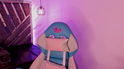 Snapshot of queen_perla_ chatting on 09.13.25 online show from 09.13.25