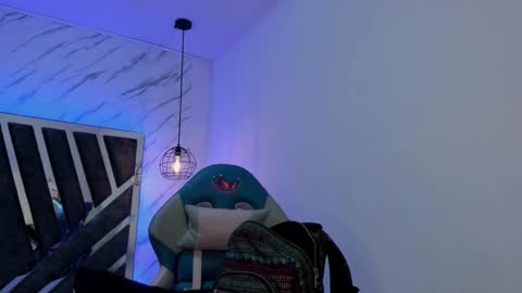 Snapshot of queen_perla_ chatting on 09.24.25 online show from 09.24.25