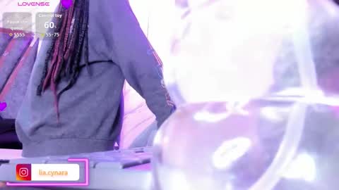 Snapshot of queen_perla_ chatting on 10.07.25 online show from 10.07.25