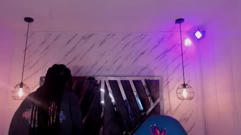 Snapshot of queen_perla_ chatting on 10.15.25 online show from 10.15.25