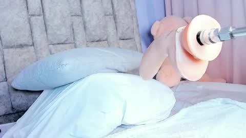 queen_yully online show from 04.05.26