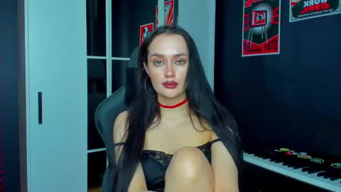 Snapshot of queenaliss chatting on 02.23.25 Your world and the universe Aliss online show from 02.23.25