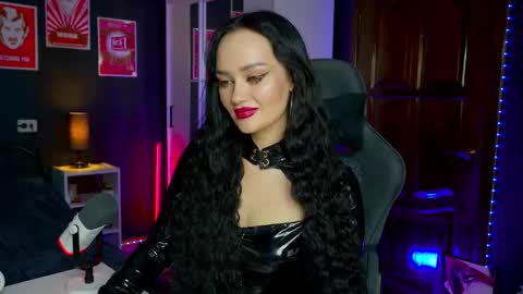 Snapshot of queenaliss chatting on 10.08.25 Your world and the universe Aliss online show from 10.08.25