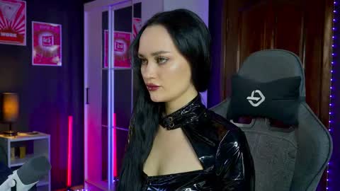 Snapshot of queenaliss chatting on 10.24.25 Your world and the universe Aliss online show from 10.24.25