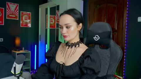 Snapshot of queenaliss chatting on 11.07.25 Your world and the universe Aliss online show from 11.07.25