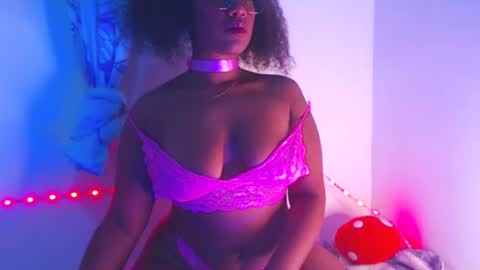 Snapshot of queenalya_ chatting on 10.05.25 Ahlya online show from 10.05.25