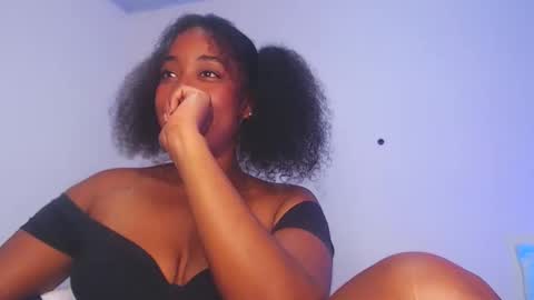 Snapshot of queenalya_ chatting on 11.14.25 Ahlya online show from 11.14.25