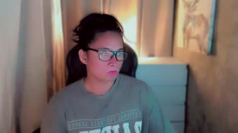 Snapshot of queenarthalia chatting on 10.21.25 ARTHA online show from 10.21.25