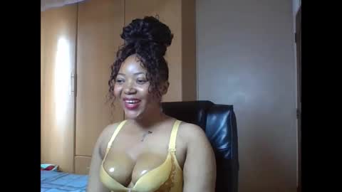 Snapshot of queenbebony2 chatting on 04.28.26 Queenbebony2 online show from 04.28.26