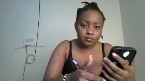 queen online show from 10.22.25