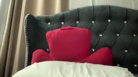 QUEEN online show from 04.10.26